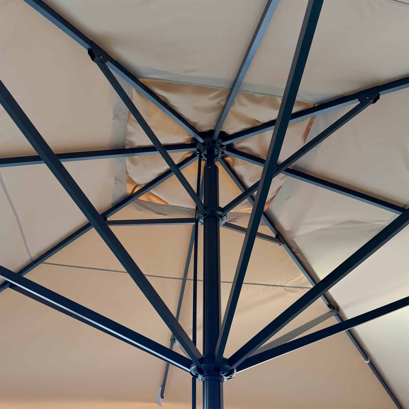 96920680 Parasol Karin2.0 500x500 Ecru Antraciet 4hr