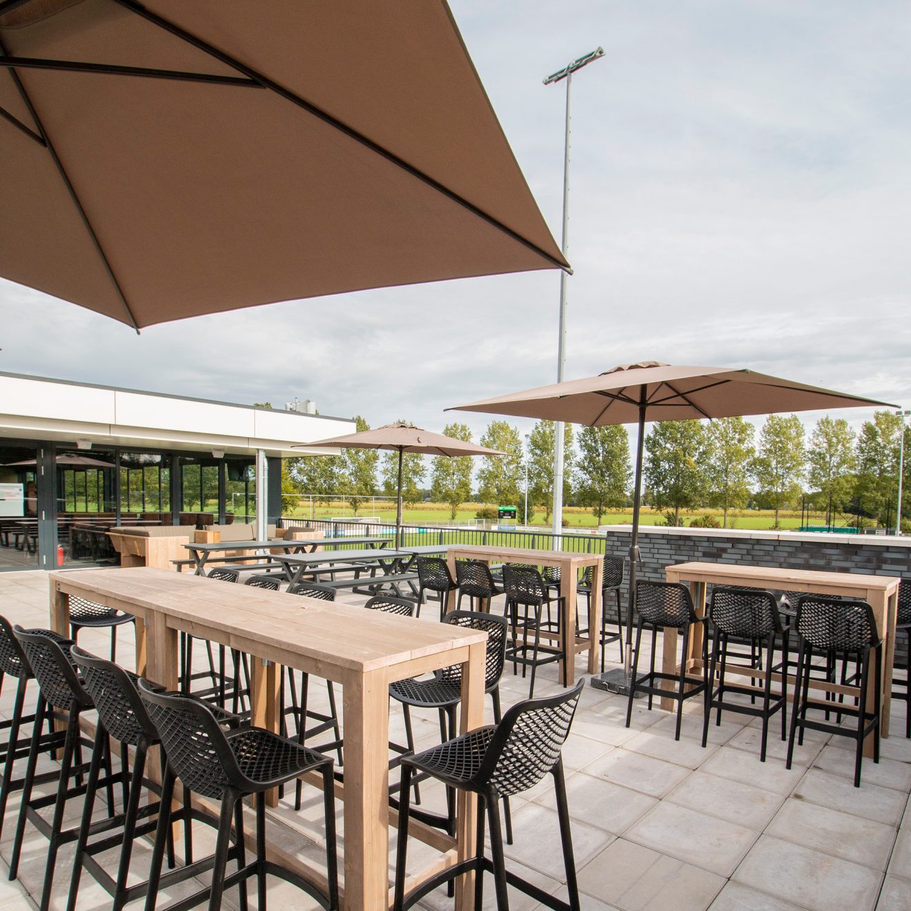 96914086 Parasol Mambo Taupe Sfeer Web 2