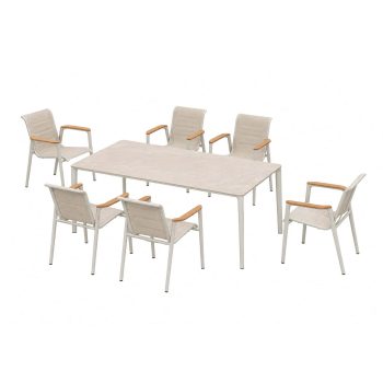 95422170 Tiki Dining